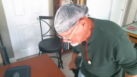 Snapshot of vueuorme chatting on 12-17-24, 06:53 Vueuorme online show from 12-17-24, 06:53