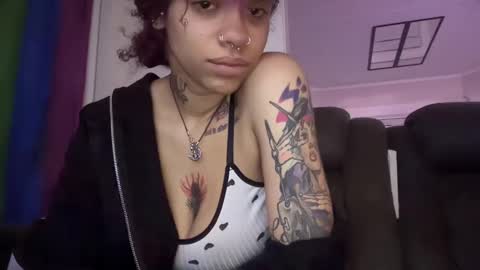 Snapshot of vveejay48826 chatting on 09-09-25, 08:14 vveejay online show from 09-09-25, 08:14