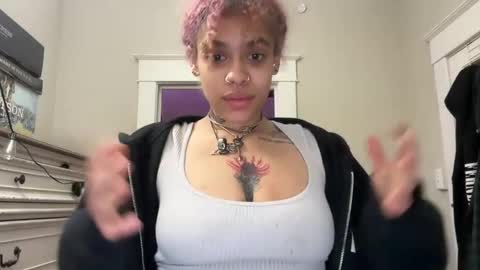 Snapshot of vveejay48826 chatting on 10-27-25, 08:51 vveejay online show from 10-27-25, 08:51