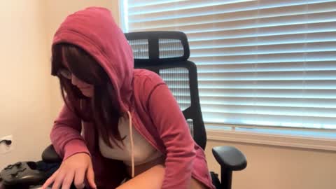 Snapshot of vvikki696996 chatting on 12-02-24, 04:31 Vikki y Valeria online show from 12-02-24, 04:31