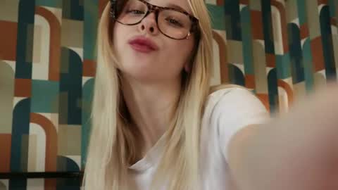 Nana online show from 06-05-26, 06:52