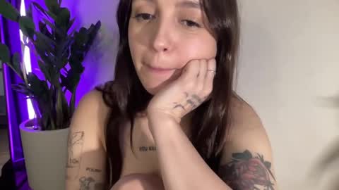 Alice  Before pvt write to me in PM  online show from 03-01-25, 02:26