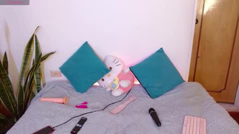 kitty SUPORT ME AND MY BABY SINGLE MOMY online show from 11-21-25, 09:46