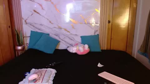 kitty SUPORT ME AND MY BABY SINGLE MOMY online show from 04-18-26, 07:01