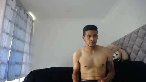 Snapshot of wade_wil chatting on 01-19-25, 05:07 wade and antonella online show from 01-19-25, 05:07