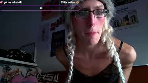 Snapshot of wahbaby chatting on 10-15-25, 05:24 marz online show from 10-15-25, 05:24