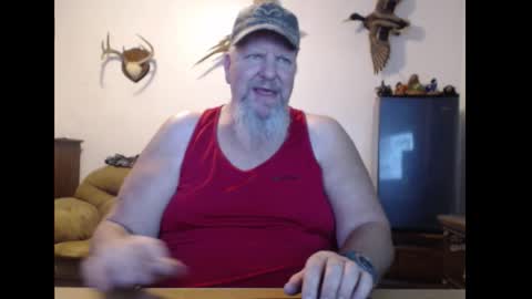 Snapshot of walkingbird chatting on 10-29-25, 08:54 walkingbird online show from 10-29-25, 08:54