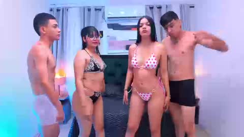 Snapshot of wallen_couple chatting on 09-24-25, 01:14 Sofia Thiago online show from 09-24-25, 01:14