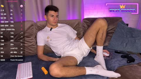 Snapshot of walt_enjoy chatting on 02-06-25, 04:25 Walt Enjoy online show from 02-06-25, 04:25