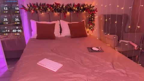 Snapshot of walt_enjoy chatting on 12-14-25, 04:01 Walt Enjoy online show from 12-14-25, 04:01