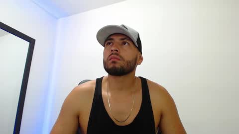 Snapshot of walter_brownn01 chatting on 01-20-25, 04:01 WALTER BROWN  online show from 01-20-25, 04:01