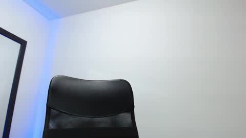 Snapshot of walter_brownn01 chatting on 01-21-25, 02:22 WALTER BROWN  online show from 01-21-25, 02:22