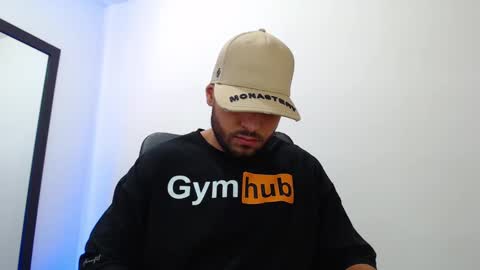 Snapshot of walter_brownn01 chatting on 01-21-25, 04:05 WALTER BROWN  online show from 01-21-25, 04:05