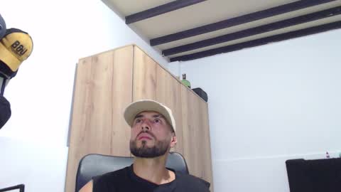 Snapshot of walter_brownn01 chatting on 10-28-25, 05:48 WALTER BROWN  online show from 10-28-25, 05:48