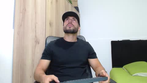 WALTER BROWN  online show from 11-27-25, 03:36