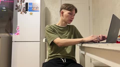 Snapshot of walterback chatting on 03-08-25, 05:43 Mark and Tom online show from 03-08-25, 05:43