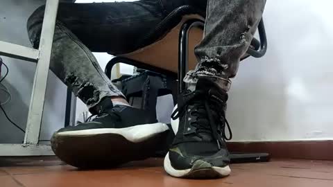 Snapshot of waltherfeet_ chatting on 05-22-26, 03:50 WaltherFeet online show from 05-22-26, 03:50