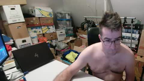 Snapshot of wammes85 chatting on 12-23-24, 01:29 wammes online show from 12-23-24, 01:29