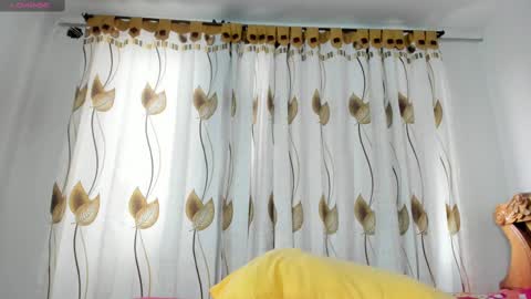 Snapshot of wanda_liones chatting on 02-14-25, 05:46 Wanda online show from 02-14-25, 05:46