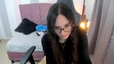 Snapshot of wanda_sg chatting on 09-25-25, 06:33 Alexandra online show from 09-25-25, 06:33