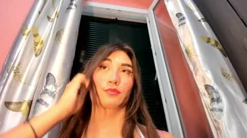 Snapshot of wanderlust_xxx chatting on 06-20-26, 06:54 Sarah Catalina Amado. Wanderlust online show from 06-20-26, 06:54