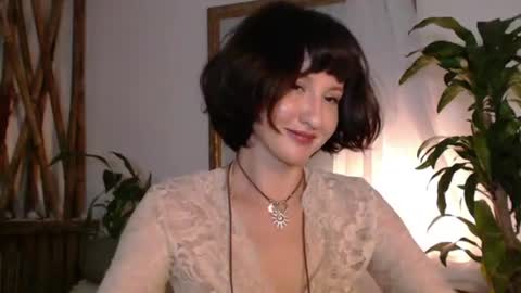 Snapshot of wanderwhitch chatting on 07-09-26, 12:15 Miya online show from 07-09-26, 12:15
