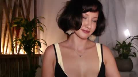 Snapshot of wanderwhitch chatting on 07-22-26, 07:05 Miya online show from 07-22-26, 07:05