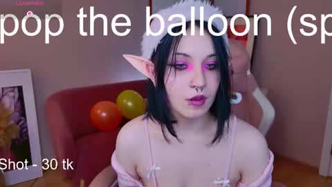 Snapshot of wandy_di chatting on 12-15-25, 10:14 Wandy online show from 12-15-25, 10:14