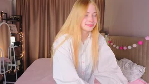 Snapshot of wanetahettrick chatting on 05-29-26, 06:17 Amelia online show from 05-29-26, 06:17
