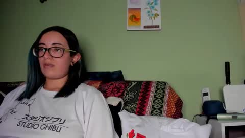 Snapshot of waningrosee chatting on 02-14-25, 09:10 Waningrose Lu online show from 02-14-25, 09:10