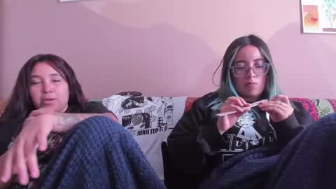 Snapshot of waningrosee chatting on 09-11-25, 09:37 Waningrose Lu online show from 09-11-25, 09:37