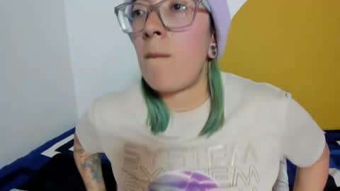 Snapshot of waningrosee chatting on 11-23-25, 11:48 Waningrose Lu online show from 11-23-25, 11:48