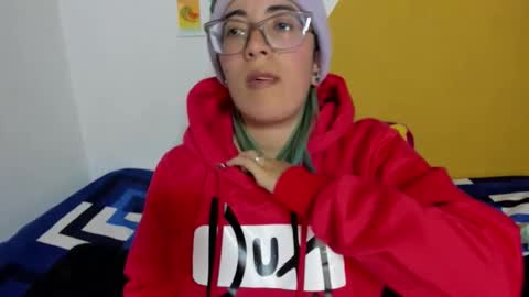 Snapshot of waningrosee chatting on 11-25-25, 11:49 Waningrose Lu online show from 11-25-25, 11:49