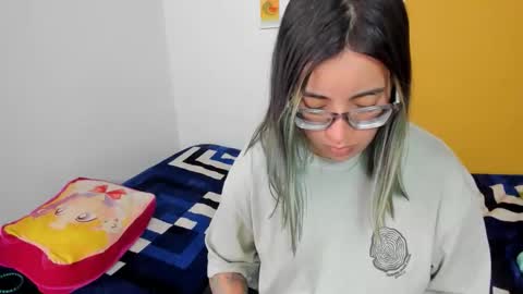 Snapshot of waningrosee chatting on 12-02-25, 01:50 Waningrose Lu online show from 12-02-25, 01:50