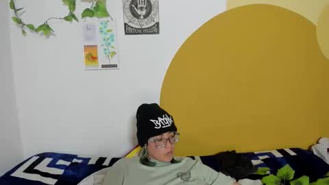 Snapshot of waningrosee chatting on 12-03-25, 01:57 Waningrose Lu online show from 12-03-25, 01:57