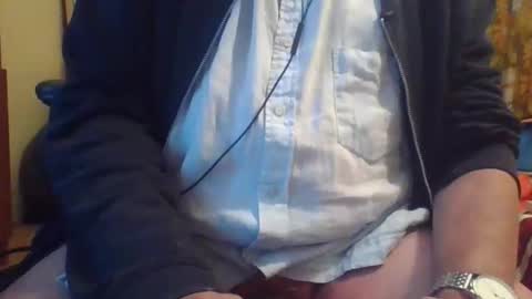 Snapshot of wanky357 chatting on 10-12-25, 09:36 Tibo Love online show from 10-12-25, 09:36