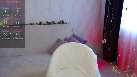 Snapshot of want_emma chatting on 05-12-26, 05:37 Emma online show from 05-12-26, 05:37