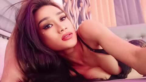 Snapshot of wantedsugar_ chatting on 02-24-25, 08:27 Galems online show from 02-24-25, 08:27