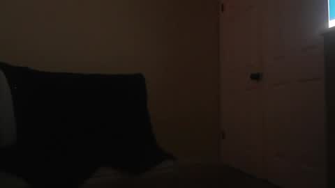Snapshot of wantmymantofukme chatting on 10-16-25, 12:17 wantmymantofukme online show from 10-16-25, 12:17