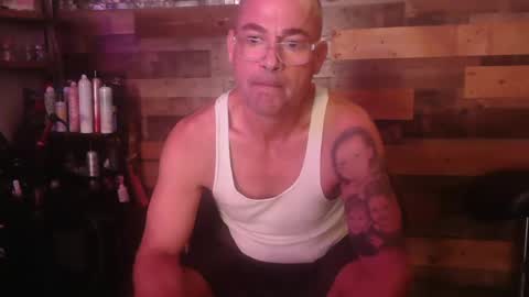 Snapshot of wantmymantofukme chatting on 10-20-25, 04:40 wantmymantofukme online show from 10-20-25, 04:40