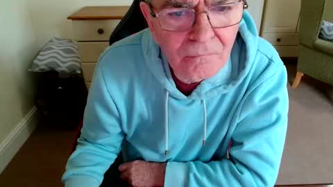wanttobefree22 online show from 10-24-25, 10:44