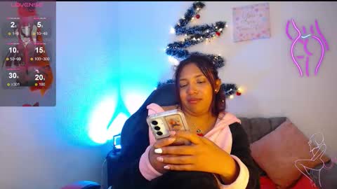 Snapshot of warisgoddes chatting on 12-04-25, 11:08 EMILY online show from 12-04-25, 11:08