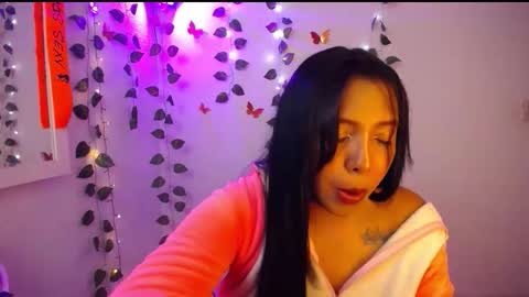 Snapshot of warisgoddes chatting on 05-05-26, 03:36 EMILY online show from 05-05-26, 03:36
