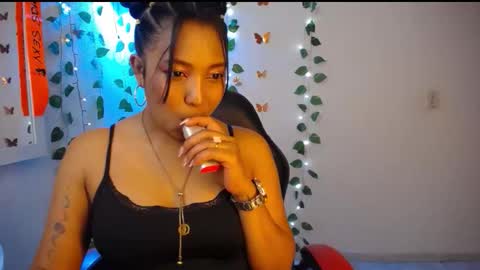 Snapshot of warisgoddes chatting on 05-26-26, 04:41 EMILY online show from 05-26-26, 04:41