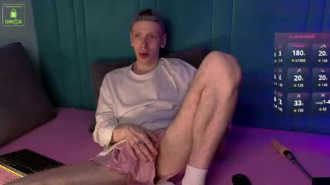 Snapshot of warmwhisp chatting on 05-15-26, 04:03 ZID online show from 05-15-26, 04:03