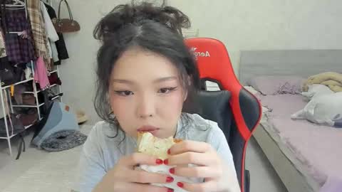 Snapshot of wastforu chatting on 11-20-25, 08:14 wastforu online show from 11-20-25, 08:14