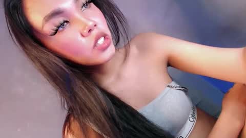 Isla Fox online show from 10-07-25, 05:59