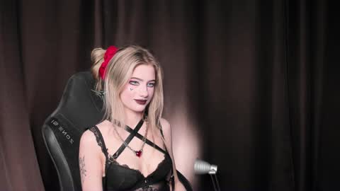 waterfallwoods online show from 12-13-24, 07:04