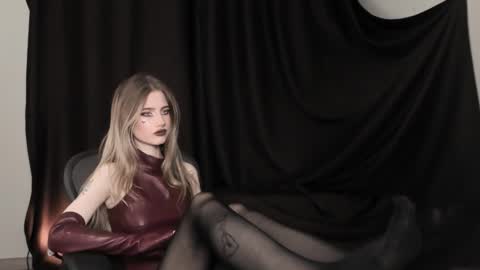 waterfallwoods online show from 12-21-25, 08:43