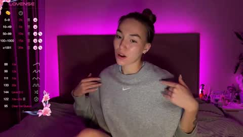 Snapshot of watergirl_ chatting on 11-29-25, 07:50 Im saving up for a new car help me online show from 11-29-25, 07:50